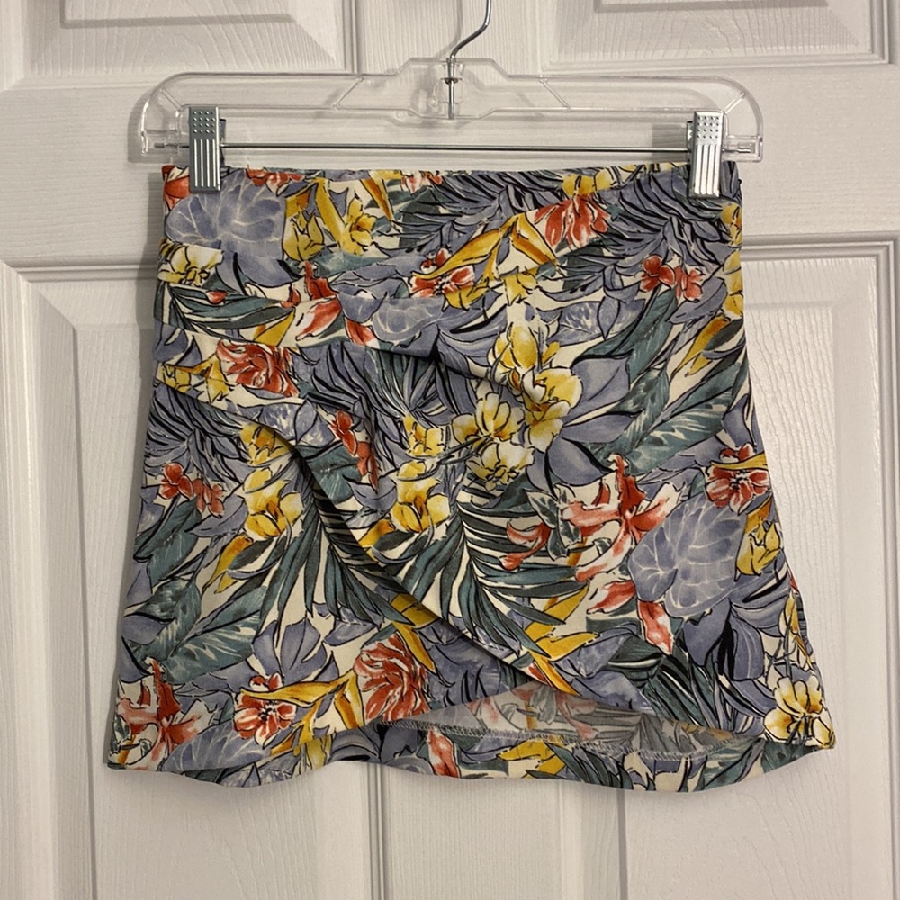 Zara XS Tropical Mini Skirt
